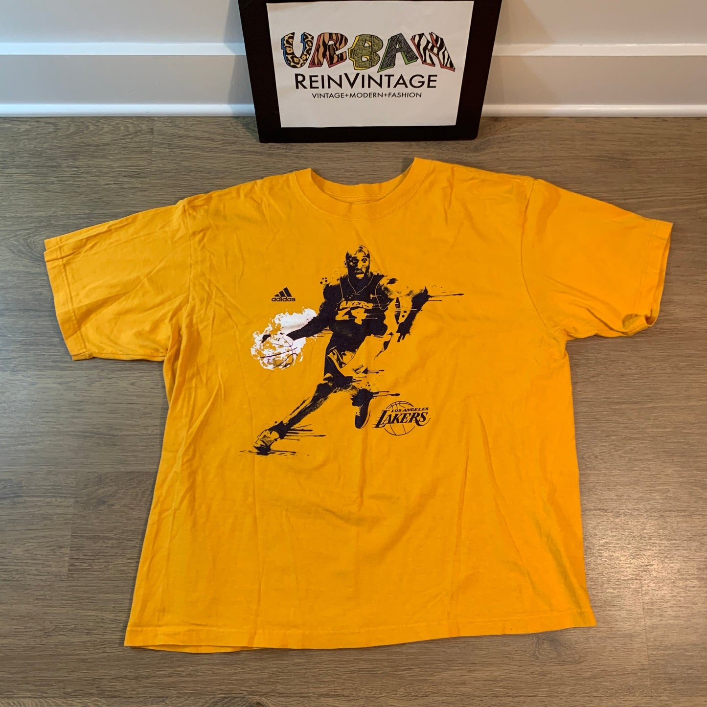 VINTAGE Y2K ADIDAS KOBE T SHIRT